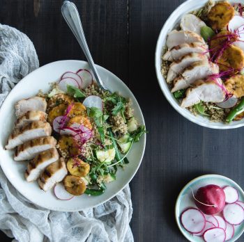 Ensalada de quinoa con pollo a la parrilla